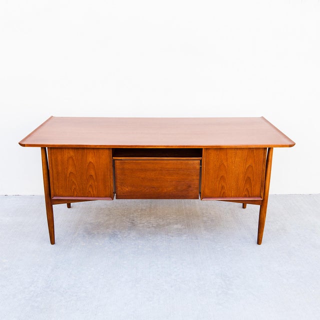 Vintage Restored Arne Vodder Teak Executive Desk by h.p. Hansen, Denmark 1960s For Sale - Image 10 of 15