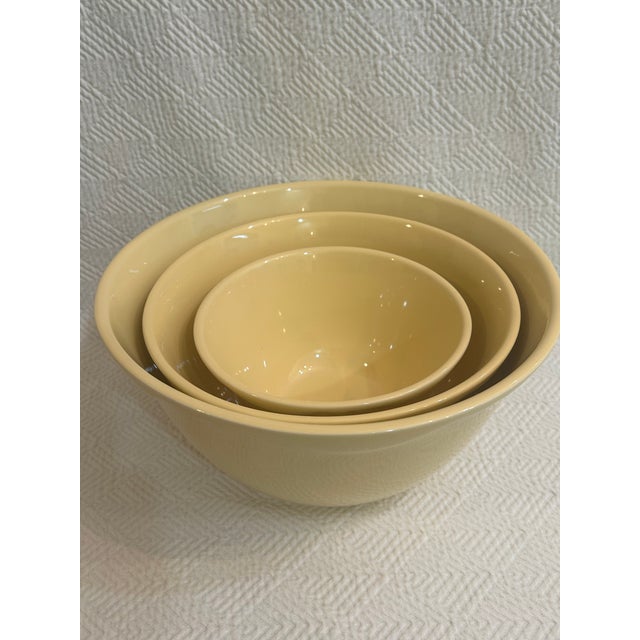 Yellow Gail Pittman Pottery Butter Yellow Nesting Bowls - A Set of 3 For Sale - Image 8 of 10