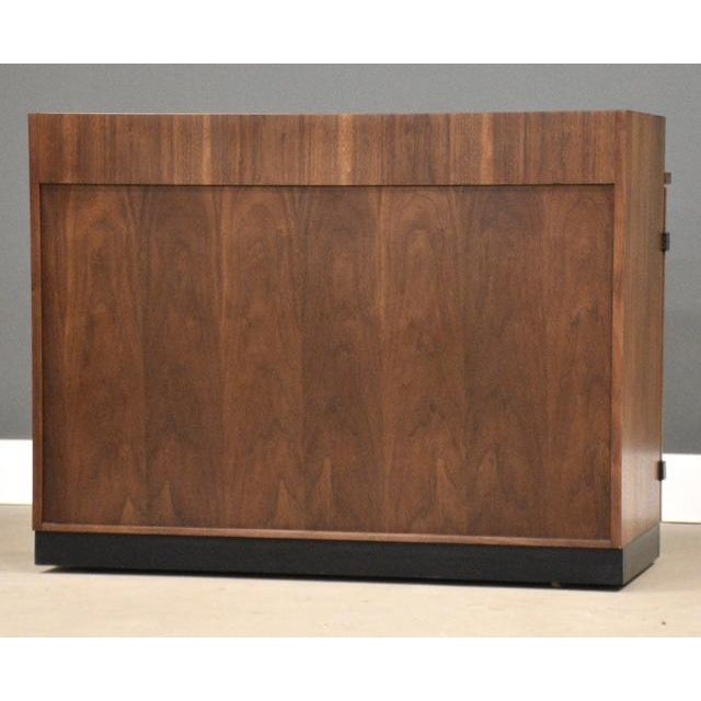 1960s Refinished Walnut Bar by Milo Baughman for Directional For Sale In Boston - Image 6 of 12