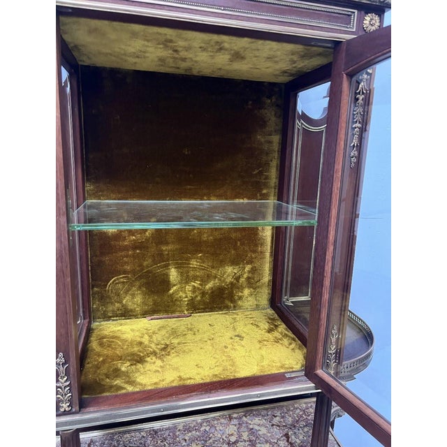 Napoleon III Mahogany and Chiseled Bronze Display Cabinet, 19th Century For Sale - Image 9 of 17