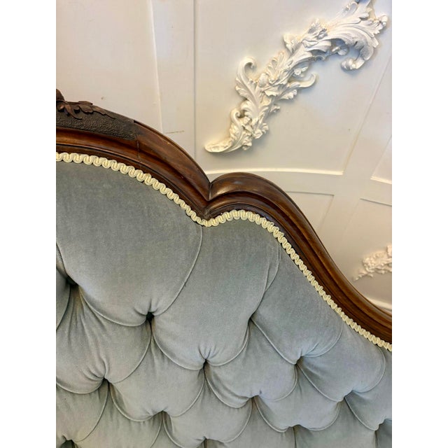 Antique Victorian Carved Walnut Chaise Lounge, 1850 For Sale - Image 15 of 17