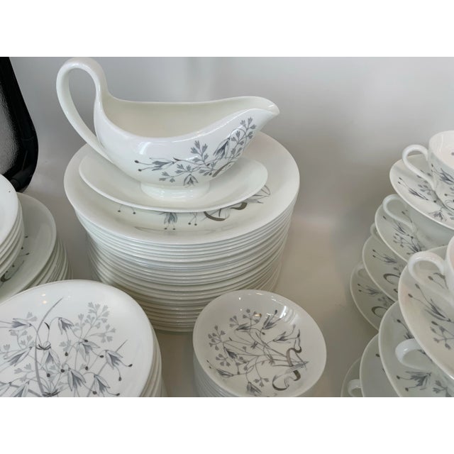 White Huge Set of Wedgwood Bone China in Wild Oats Pattern For Sale - Image 8 of 12