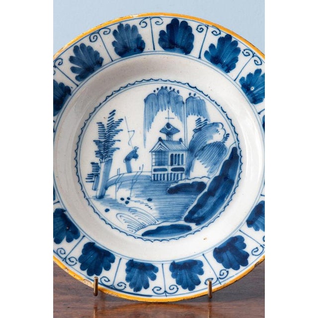 Diameter: 23 cm Height: 3 cm Slight wear to the edge, commensurate with age. Otherwise very good condition.