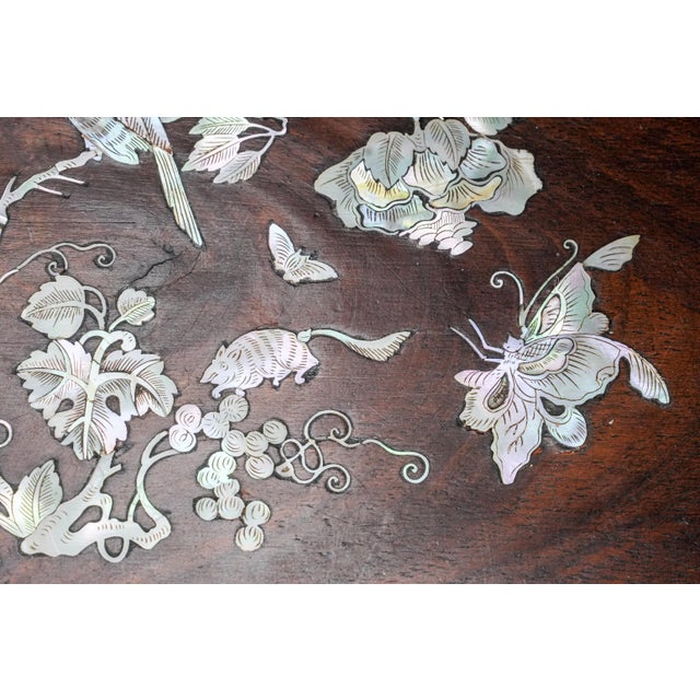 19th Century Nice 19th-Century Antique Chinese Mother of Pearl Inlay Wood Box Asian China For Sale - Image 5 of 16