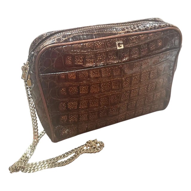 1980s High Quality Embossed Brown Leather and Brass Shoulder Bag by Gherardini For Sale