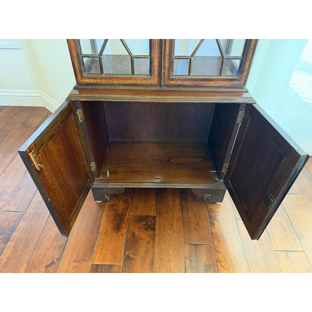 Wood Hekman Copley Place Hepplewhite Style Mahogany Curio Cabinet For Sale - Image 7 of 7