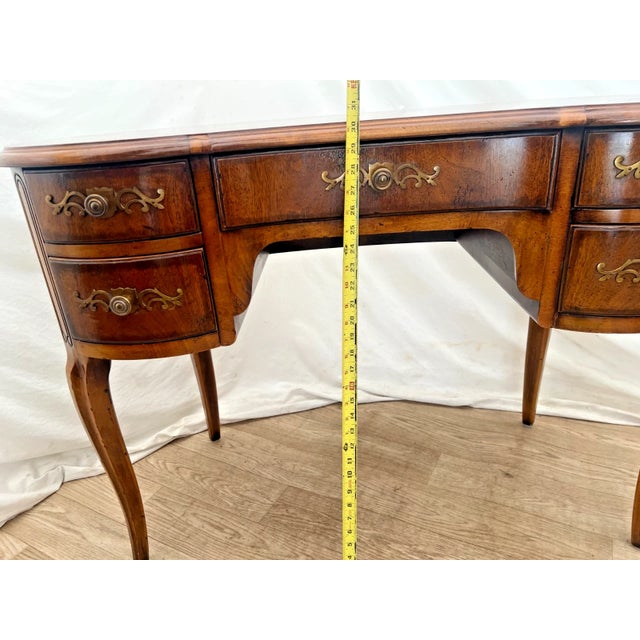 1980s Henredon French Desk Kidney Shaped Vanity Five Dovetail Drawers Petite Size For Sale - Image 10 of 13