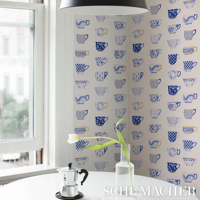 Sample - Schumacher Onie's Teacups Wallpaper in Porcelain For Sale In Charlotte - Image 6 of 7