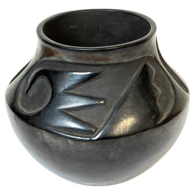 Ceramic Signed Santa Clara Pueblo Carved Blackware Vase, Juanita Pueblo, Mid 20th C. For Sale - Image 7 of 18