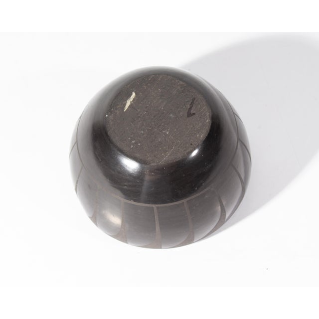 Ursulita Naranjo Santa Clara Pueblo Native American Pottery Vessel For Sale - Image 4 of 6