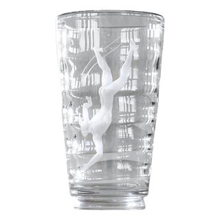 Large Dykare Vase in Etched Glass attributed to Vicke Lindstrand for Orrefors, 1930s For Sale