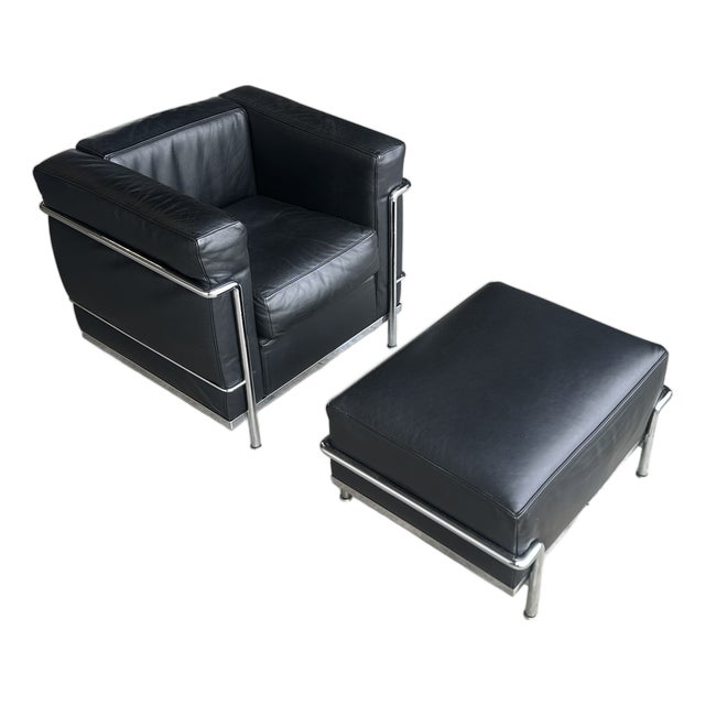 Set of LC2 Armchair and Ottoman by Le Corbusier for Cassina, 1990s For Sale