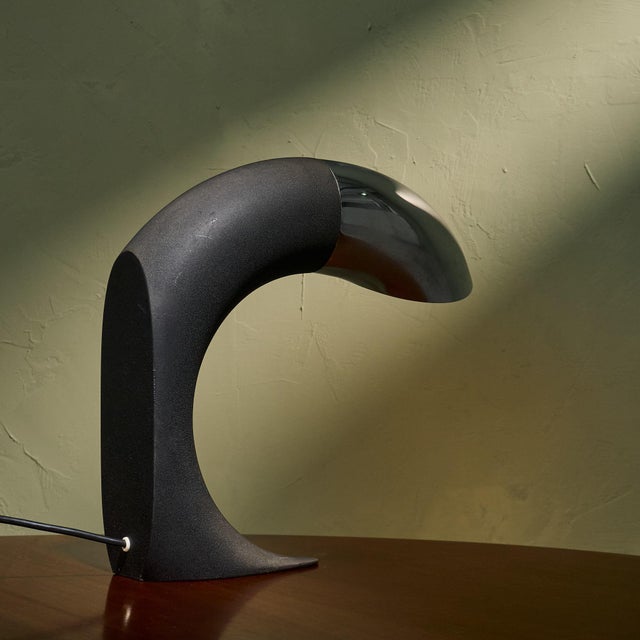 1970s Circular Black Steel and Aluminum Table Lamp from Fratelli Martini, Italy, 1975s For Sale - Image 5 of 10