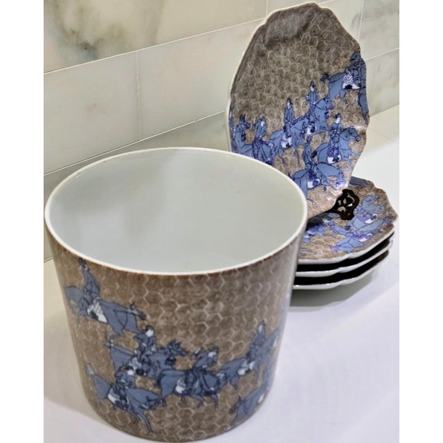 1970s 1975 Fitz and Floyd Samurai Horsemen Ice Bucket & 4 Dessert Plates, 5-Piece Set For Sale - Image 5 of 10
