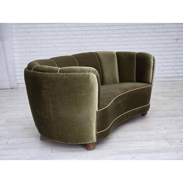 Danish 2-Seater Banana Sofa in Green Furniture Velour and Oak Wood Legs, 1970s For Sale - Image 11 of 18