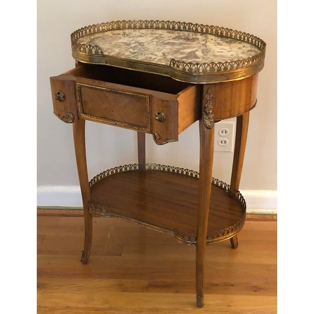 French Antique French Ormolu Mounted Marble Top Kidney Shaped Accent Table For Sale - Image 3 of 12