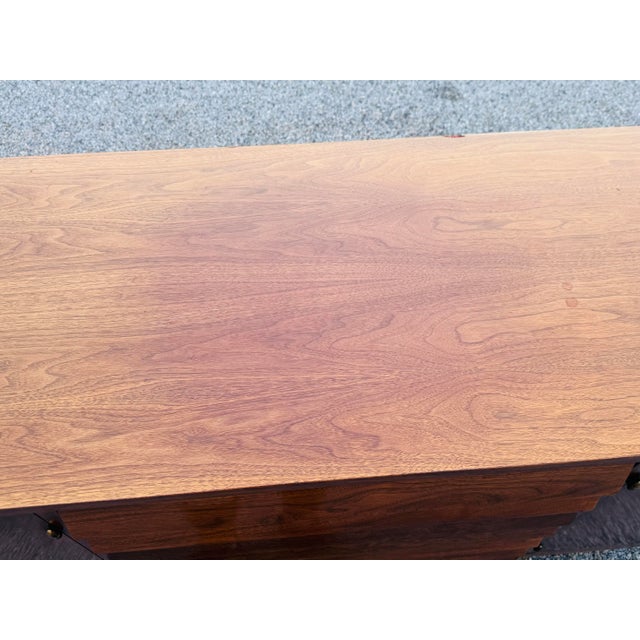 Vintage 1960s Walnut Wood Large Server Credenza by American of Martinsville For Sale - Image 12 of 12