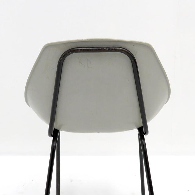 Gray Set of Three Pierre Guariche for Meurop ‘Coquillage’ Dining Chairs, 1960 For Sale - Image 8 of 9