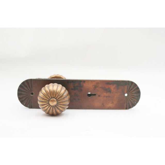 Traditional Vintage Fluted Bronze Passage Door Knob Set For Sale - Image 3 of 7