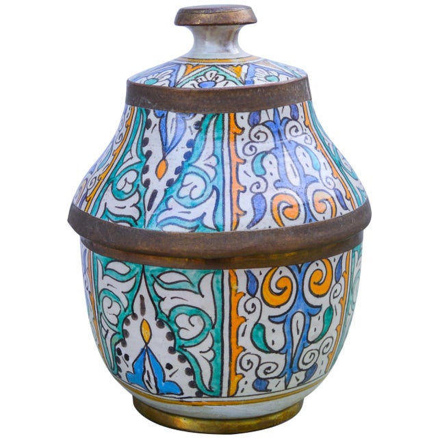Mid 20th Century Moroccan Ceramic Lidded Bowl With Arabesque For Sale - Image 5 of 12