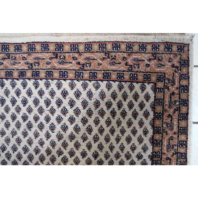 1970s Handmade Indian Seraband Rug 2.9' X 5.2' For Sale In New York - Image 6 of 10