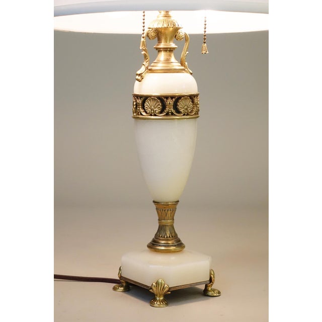 Art Deco 1930s French Depose Art Deco Neo Classic Trophy Urn White Onyx Marble Column Bronze Table Lamp For Sale - Image 3 of 13
