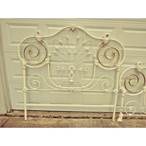 Vintage queen size glamorous Hollywood style. Cream enamel iron and brass bed 5ft Queen bed, This is a stunning bed, the...