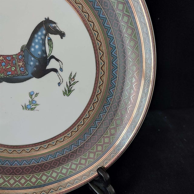 White Chinese Ceramic Plate,Famille Rose Porcelain Plate Hand Painted Horse Pattern For Sale - Image 8 of 10