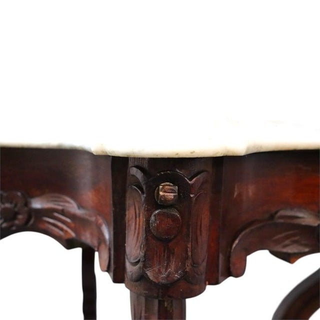 Late 19th Century Oversized Antique Rococo Revival Floral Carved Walnut Marble Turtle Top Table For Sale - Image 5 of 10