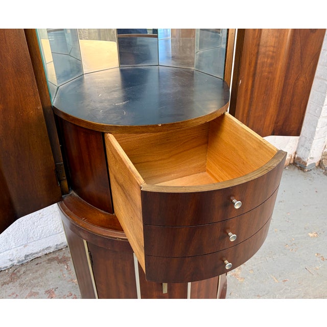 1930s Art Deco "Rocket" Style Figured Walnut Cylinder Cocktail Cabinet For Sale - Image 10 of 17