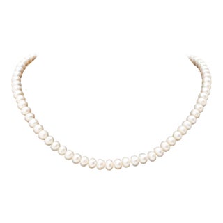Classic Freshwater Pearl 18k Yellow Gold Sapphire and Diamond Necklace For Sale