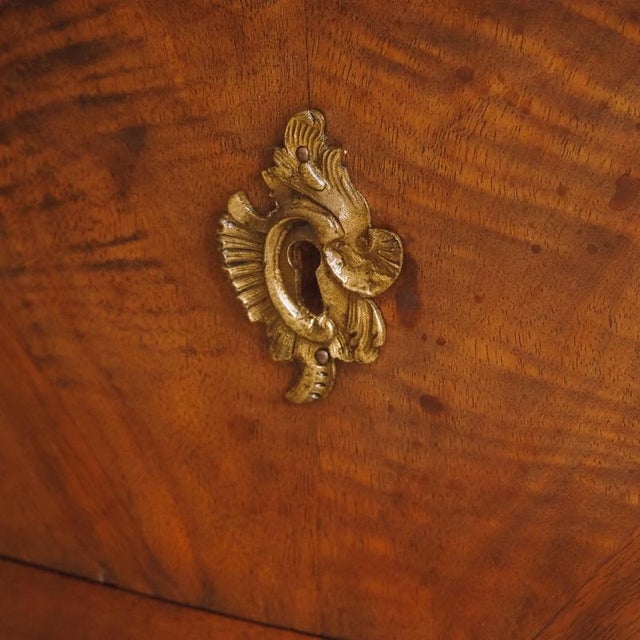 Louis XV Walnut Chest of Drawers, 1900s For Sale - Image 8 of 18