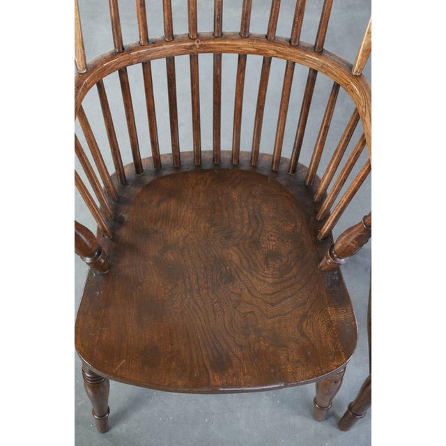 Antique English Windsor Stickback Chairs in Elm, 19th Century, Set of 2 For Sale - Image 5 of 15