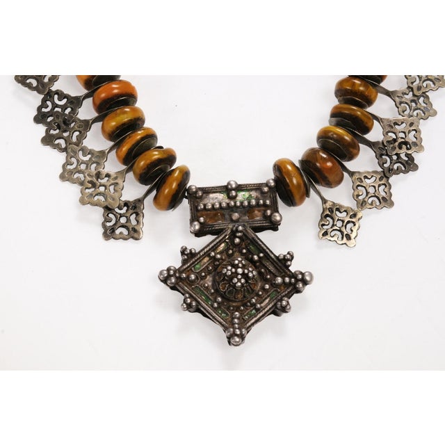 Late 20th Century Faux Amber Bead & Silver Necklace For Sale In Atlanta - Image 6 of 12