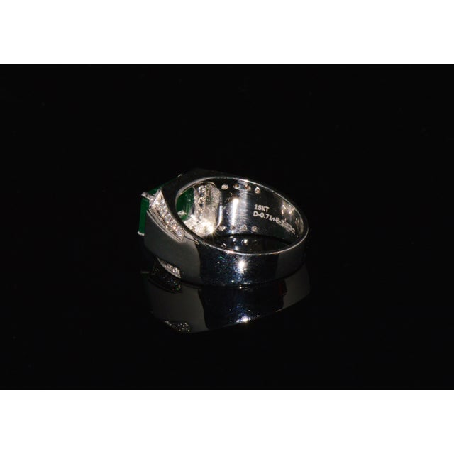 Early 21st Century Certified Natural 2.91cts vs F Diamond Emerald 18k Solid Gold Mens Womens Band Ring, Size 8 For Sale - Image 5 of 16