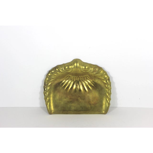 English Vintage Js&s English Brass Crumb Tray Dustpan Dustpan Table or Floor Sweep Silent Butler Crumber For Sale - Image 3 of 8
