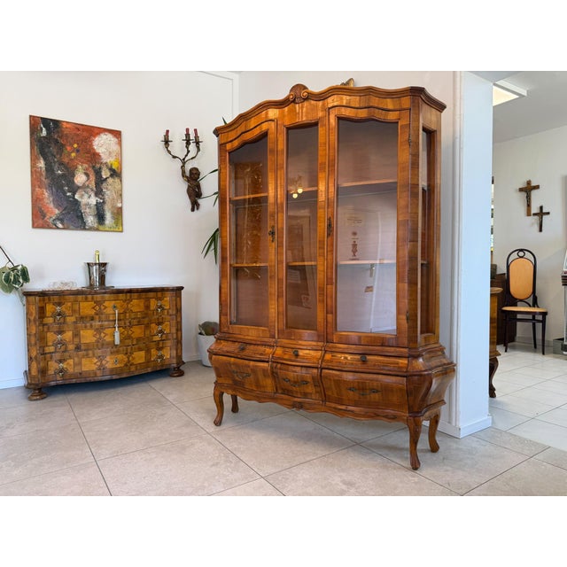 Baroque Style Display Cabinet in Inlaid Walnut, 1980s For Sale - Image 14 of 14
