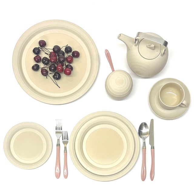 Postmodern Matte & Gloss Dinnerset by Hornsea Concept - Place Settings for 8 / 46 Pieces For Sale In Miami - Image 6 of 12