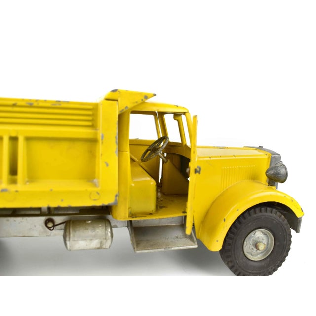 Vintage 1950's Yellow Smith Miller M.I.C Hydraulic Dump Truck Toy Model Figurine Usa For Sale - Image 9 of 13