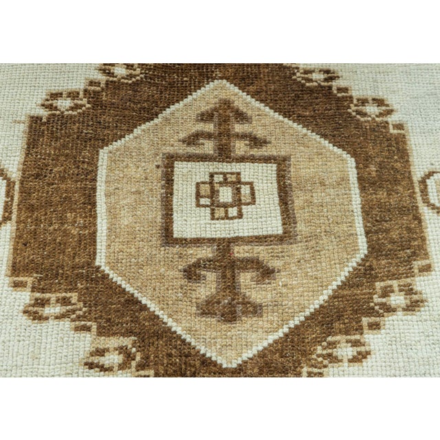 Turkish Vintage Rug 3'6" x 11' #20834 For Sale - Image 4 of 8