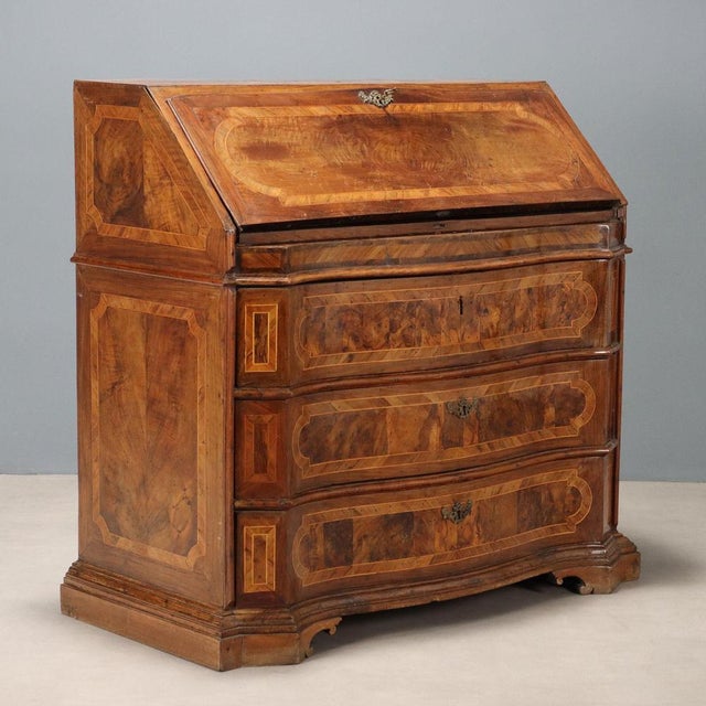 Baroque Chest of Drawers in Walnut, 1600s For Sale - Image 16 of 16