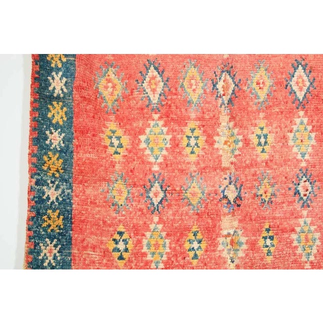 1960s Moroccan Berber Rug, Coral and Teal Geometric Wool, 4'10" × 9'10" For Sale - Image 9 of 14