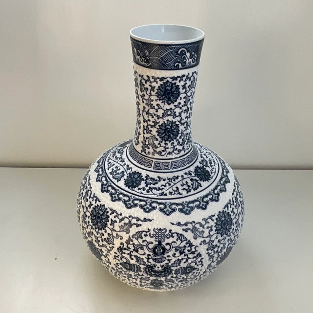 Japanese Vintage Chinoiserie Boho Chic Japanese Ink Blue & White Hobnail Porcelain Vase Attributed to Kutani. For Sale - Image 3 of 13