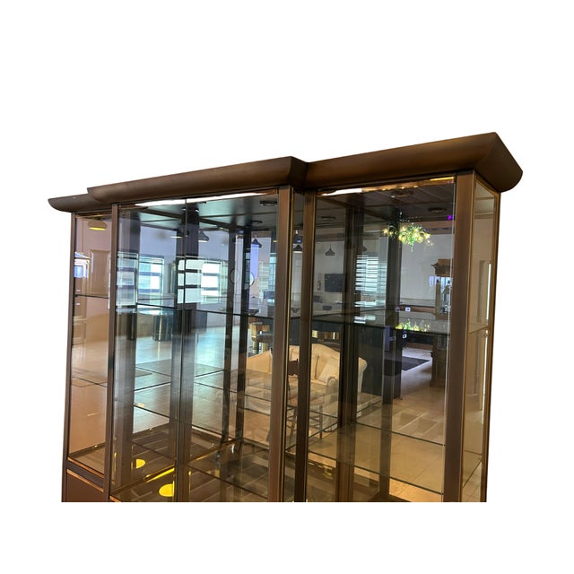 Late 20th Century Design Institute America 3 Part Display Cabinet For Sale In Los Angeles - Image 6 of 10