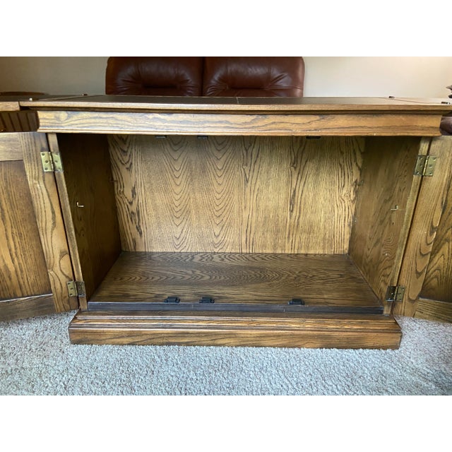 Wood 1970s Henredon Artefacts Rolling Flip Top Expanding Bar Cart For Sale - Image 7 of 11