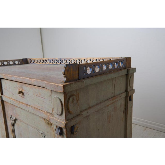 White Swedish Gustavian Sideboard with Hand-Carved Decorations For Sale - Image 8 of 17