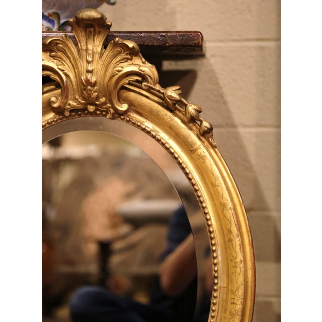 19th Century French Louis XV Oval Giltwood Mirror With Shell Decor For Sale - Image 4 of 9