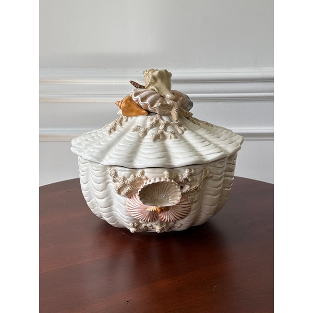Fitz and Floyd 1980s Fitz and Floyd Lidded Seashell Dish For Sale - Image 4 of 12