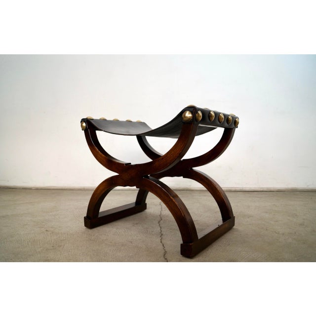 1960’s Hollywood Regency Leather & Brass Sling Stool For Sale In Los Angeles - Image 6 of 12