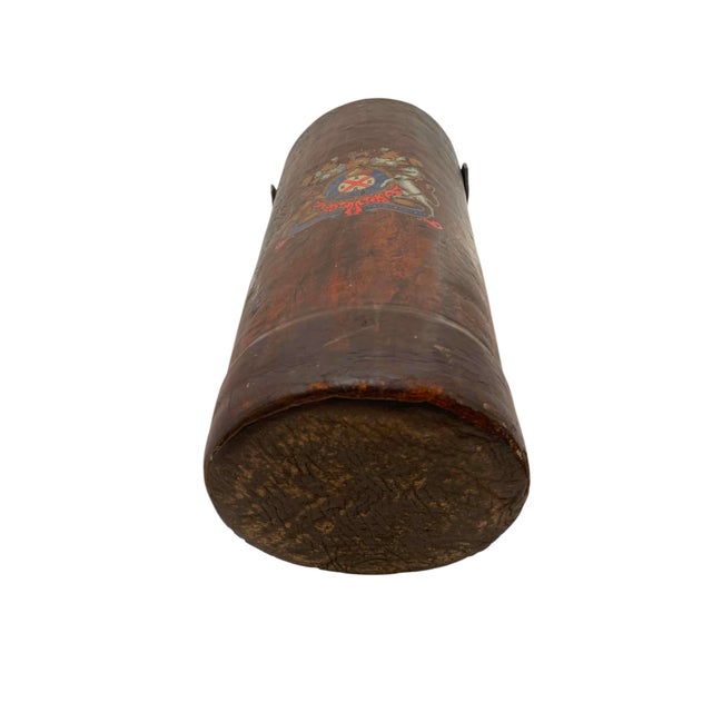 Early 20th Century Carryall Bucket Umbrella Stand Wood Covered With Leather Decorative English Royal Crest For Sale - Image 10 of 10